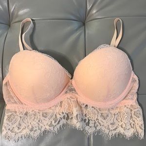 Fashion Nova padded bra size 34C